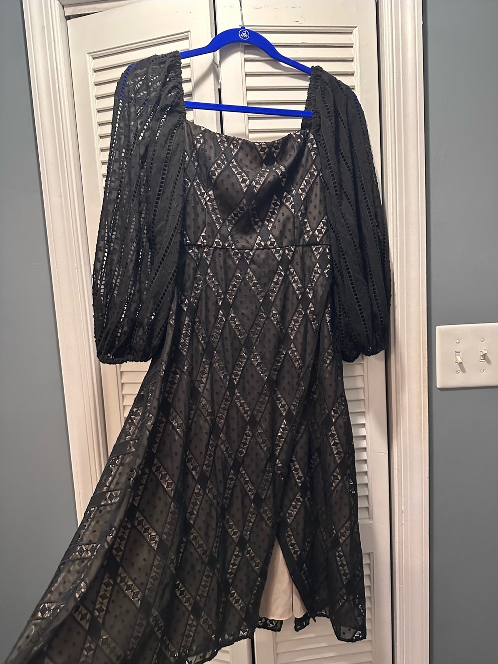 Alice + Olivia Black Diamond-Overlay Puff Sleeve Midi Dress